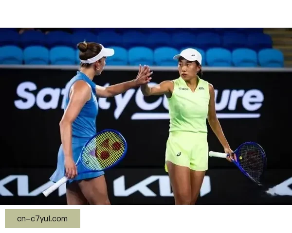 张帅梅尔滕斯携手问鼎澳网女双